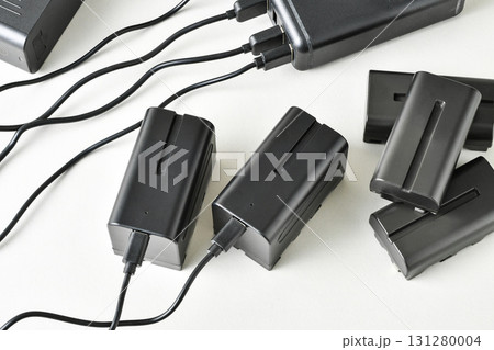 モバイルバッテリー充電イメージ モバイルバッテリー充電イメージ 131280004