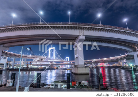 《東京都》レインボーブリッジの夜景・ループ橋 131280500