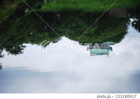 映り込んだ名古屋城 131280917