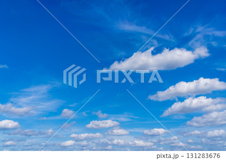 爽やかな秋の青空 131283676