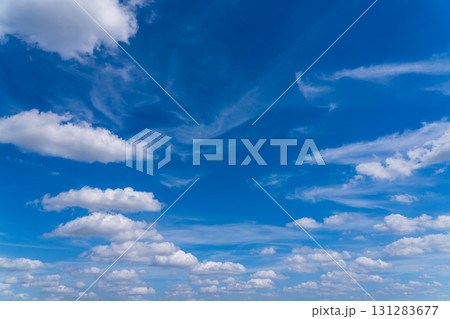 爽やかな秋の青空 131283677