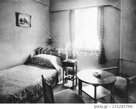 戦前の建築　近代建築　ホテルの部屋 131283766