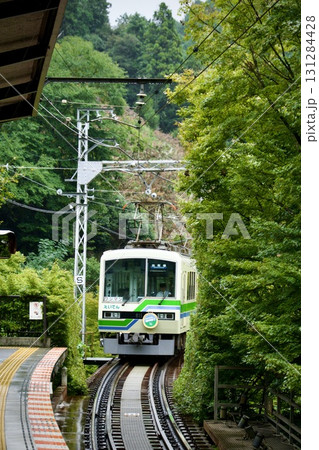 新緑の中を走る叡山電鉄 新緑の中を走る叡山電鉄 131284428