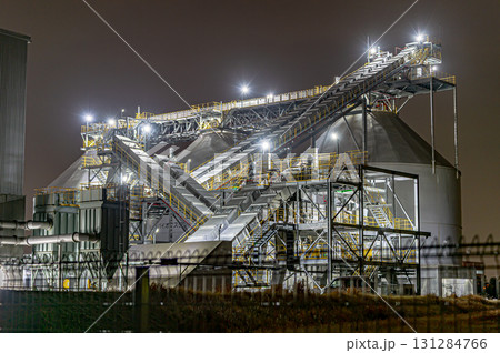 バイオマス発電所夜景 131284766
