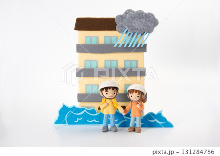 あみぐるみ人形　自然災害・避難 131284786