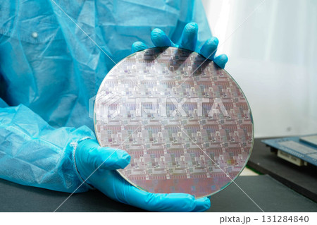 Silicon wafer for manufacturing semiconductor of integrated circuit. 131284840