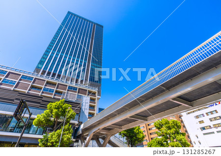 日本の横浜都市景観　ハマスタ入口側から、関内駅前のベースゲート横浜関内タワーなどを望む＝9月26日 131285267