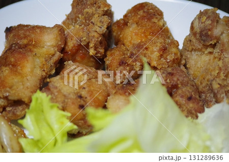 鶏のから揚げ 鶏のから揚げ 131289636