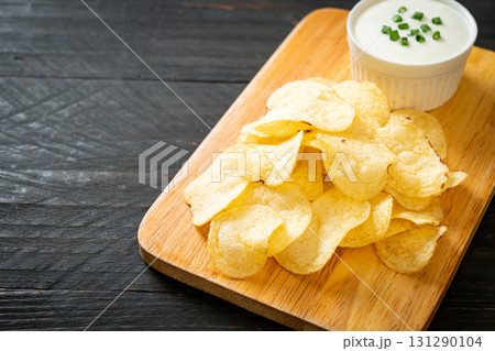 potato chips with sour cream 131290104