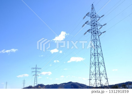 青空に映える送電線路 【相模原市津久井 2月】 青空に映える送電線路 【相模原市津久井 2月】 131291859