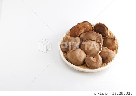 新鮮な椎茸 新鮮な椎茸 131293326