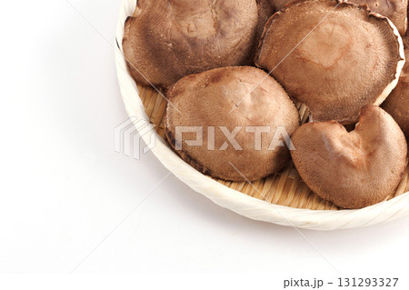 新鮮な椎茸 131293327