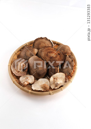 新鮮な椎茸 131293383