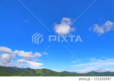 青空 雲 山地 青空 雲 山地 131293987