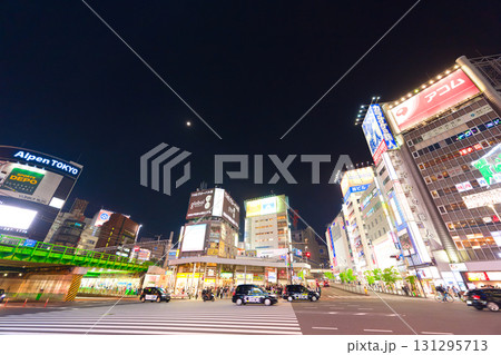 【東京都】5月・夜に新宿駅周辺を観光 【東京都】5月・夜に新宿駅周辺を観光 131295713