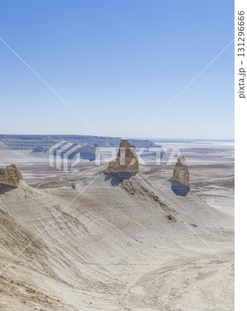 カザフスタン・ウスチュルト台地　ボスジラの景観 / Bozzhira, Kazakhstan 131296666