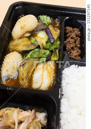 おいしいイカとナスの四川炒め弁当 おいしいイカとナスの四川炒め弁当 131297140