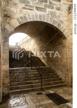 almudaina and Majorca Cathedral tunnel arches in Palma 131299694