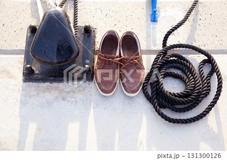 Bollard with nautic shoes and rope coil Bollard with nautic shoes and rope coil 131300126