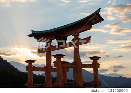 広島県　宮島　嚴島神社 131300906