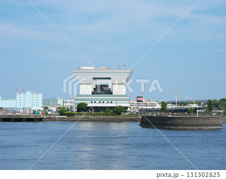 赤レンガパークより望む大さん橋・山下町方面 都市景観(2025年6月) 赤レンガパークより望む大さん橋・山下町方面 都市景観(2025年6月) 131302825