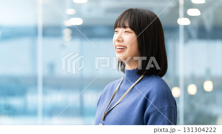 笑顔の女性・ビジネスウーマン 笑顔の女性・ビジネスウーマン 131304222