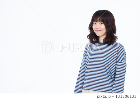 笑顔の女性 笑顔の女性 131306133