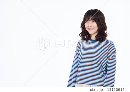 笑顔の女性 笑顔の女性 131306134
