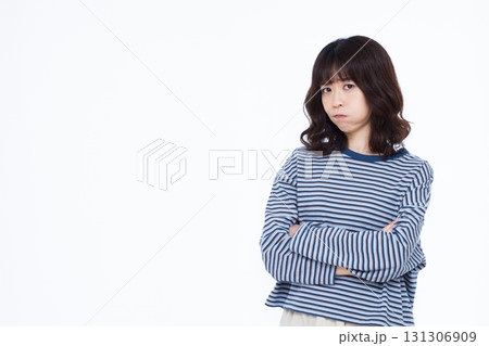 怒っている女性 怒っている女性 131306909