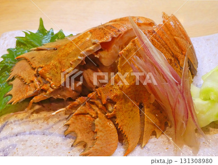 伊勢エビに匹敵する甘みとうま味、ウチワエビ塩茹での写真 131308980