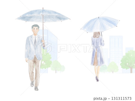 傘をさす男性と女性 131311573