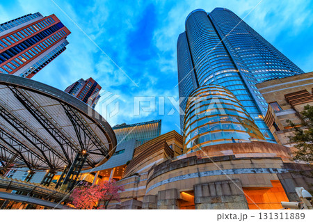東京　港区 　六本木ヒルズの夕景 131311889