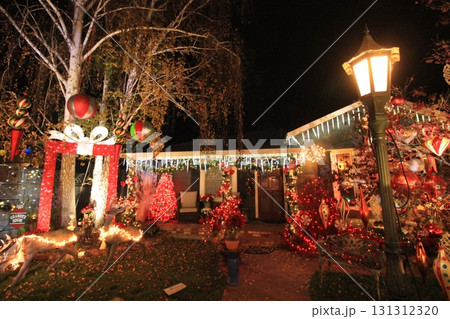 USカリフォルニアSan Carlos豪華クリスマスライトデコレーション USカリフォルニアSan Carlos豪華クリスマスライトデコレーション 131312320