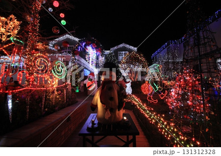 USカリフォルニアSan Carlos豪華クリスマスライトデコレーション 131312328