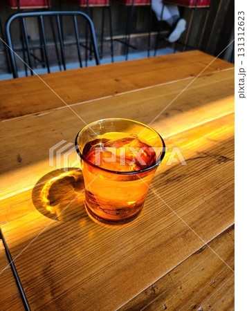 冷たいウーロン茶 131312623