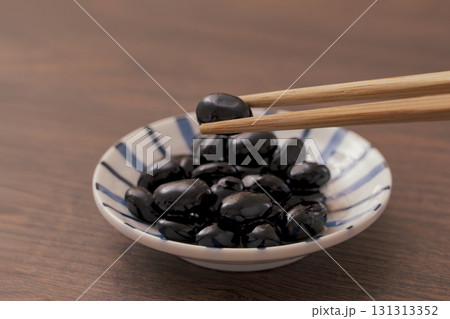 黒豆の煮豆。 黒豆の煮豆。 131313352