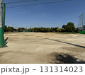 晴れた日の公園の野球広場 131314023
