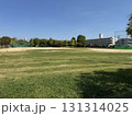 晴れた日の広い公園 131314025