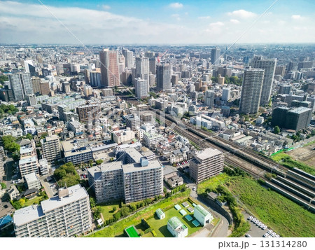 空撮「埼玉県」荒川河川敷から川口市中心街を撮影 131314280