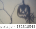 不気味なジャックオランタンのシルエット 131318543