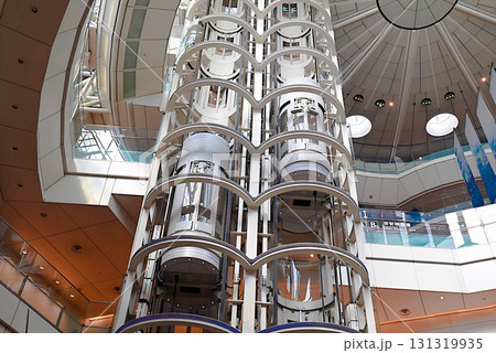 羽田空港エレベーター天井 131319935