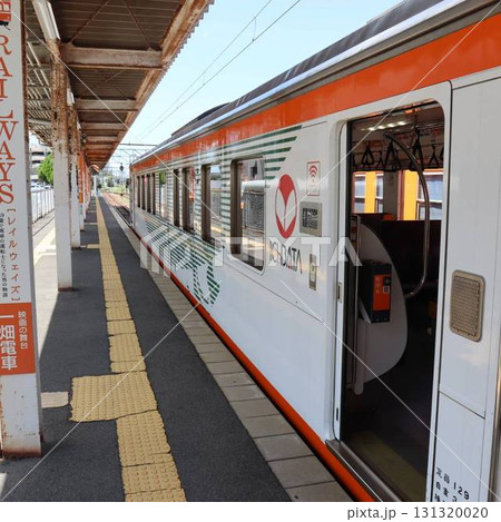 ローカル線の温もり、一畑電車のある風景 131320020