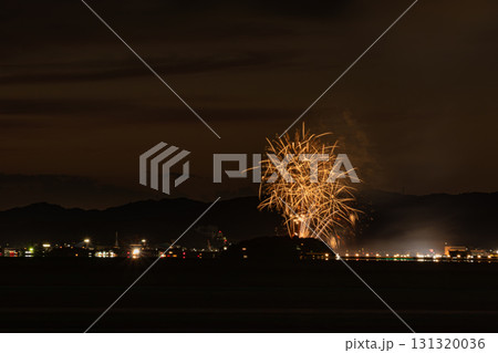 豊橋市から見た蒲郡まつり・納涼花火大会と三河湾の風景(愛知県) 131320036