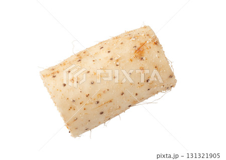 透明背景（png）におがくずの付いた長芋 131321905