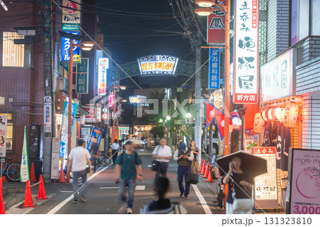 《東京都》野方本町通り・東京下町夜の街並み 《東京都》野方本町通り・東京下町夜の街並み 131323810