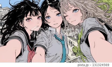 スマホで自撮りしている若い女友達