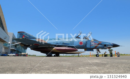 駐機場のRF-4EファントムⅡ偵察機 131324940