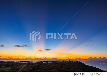 来間島の夕焼けと海景色 131325739