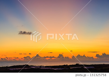 来間島の夕焼けと海景色 来間島の夕焼けと海景色 131325758