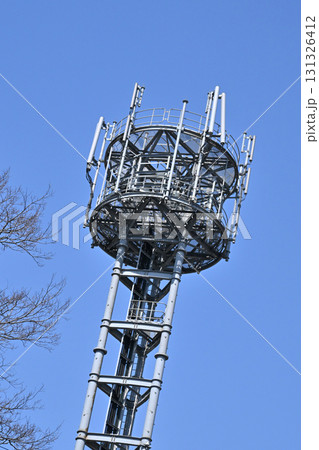 通信イメージ（電波塔:基地局） 131326412